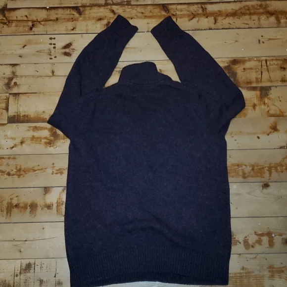 Banana Republic Knit Sweater - Picture 3 of 6